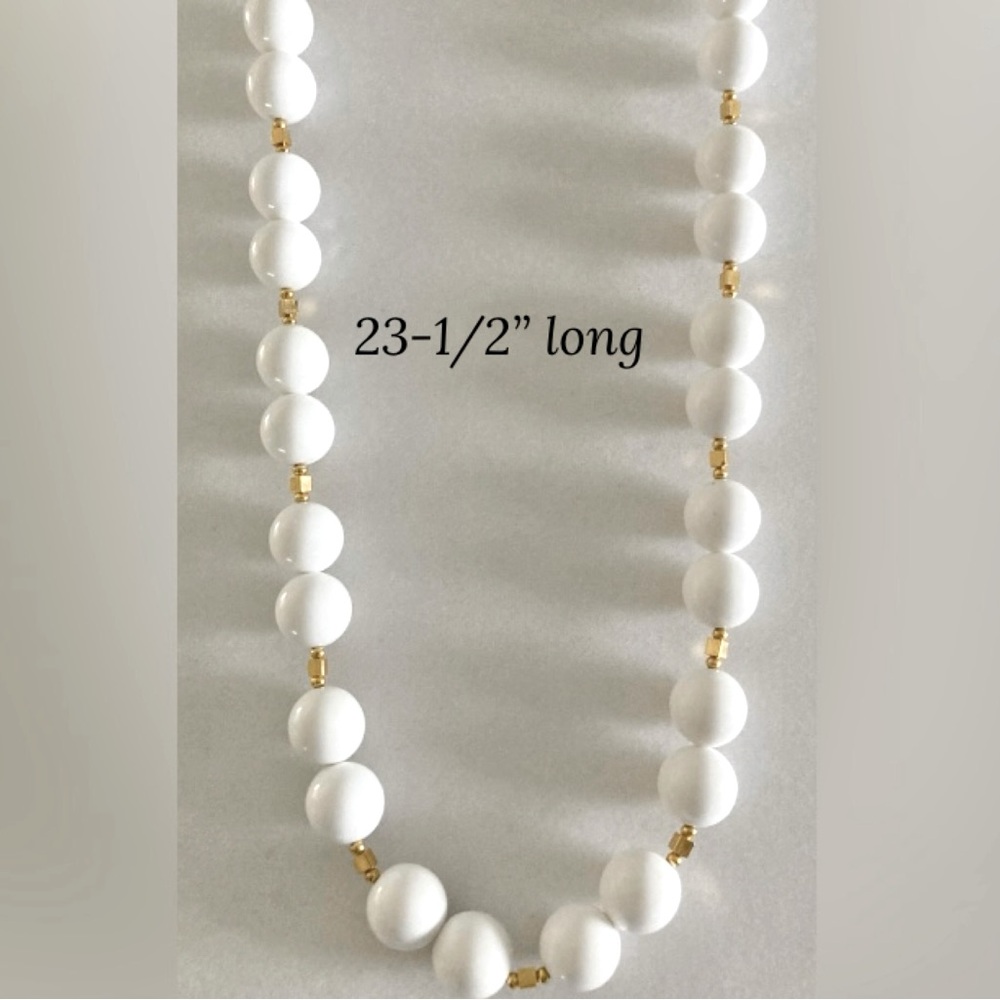 Vintage Estate White and Gold Necklace - Picture 4 of 12